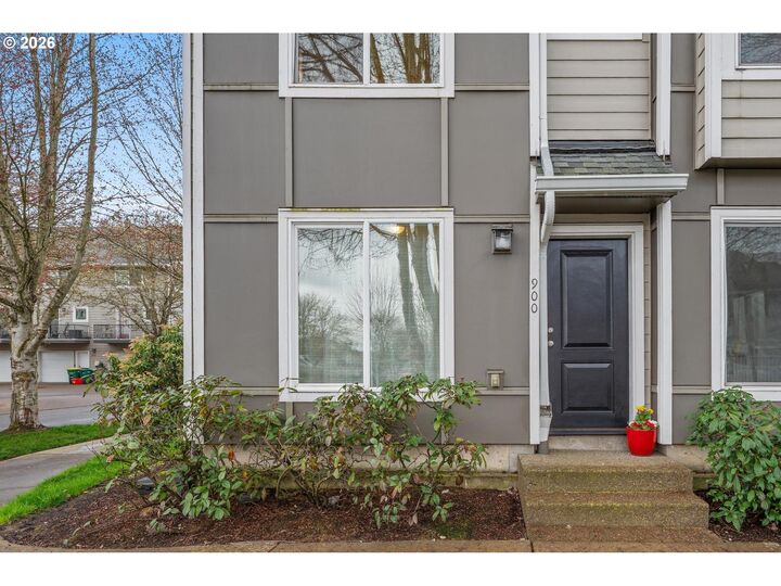 Property Photo: 900 SW 173rd Ave OR 97006