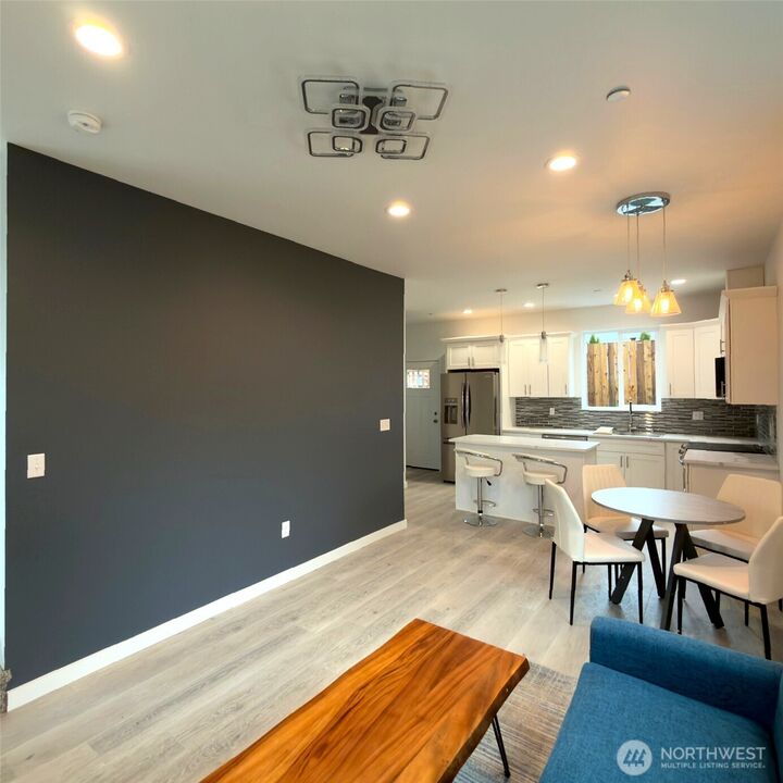 Property Photo: 648 B SW 139th Street WA 98166