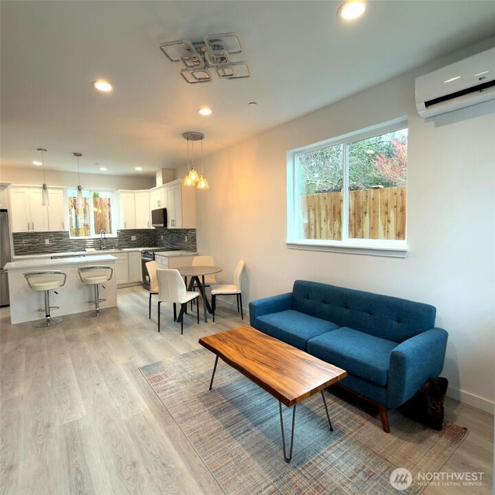 Property Photo:  648 B SW 139th Street  WA 98166 