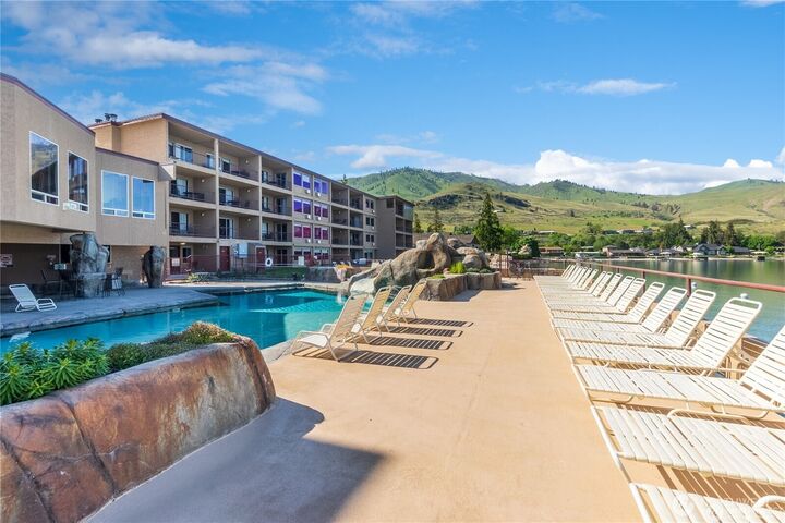 Property Photo:  322 W Woodin Avenue 512  WA 98816 