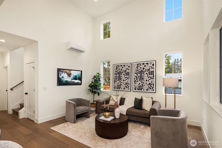 Property Photo:  337  18th Avenue  WA 98033 