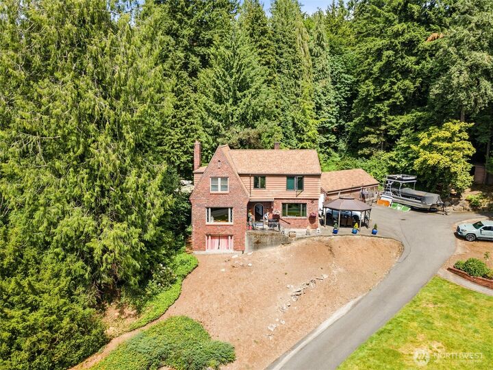 Property Photo: 13117 Holmes Point Drive NE WA 98034