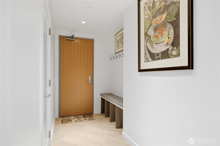 Property Photo:  2510  6th Avenue 1010  WA 98121 