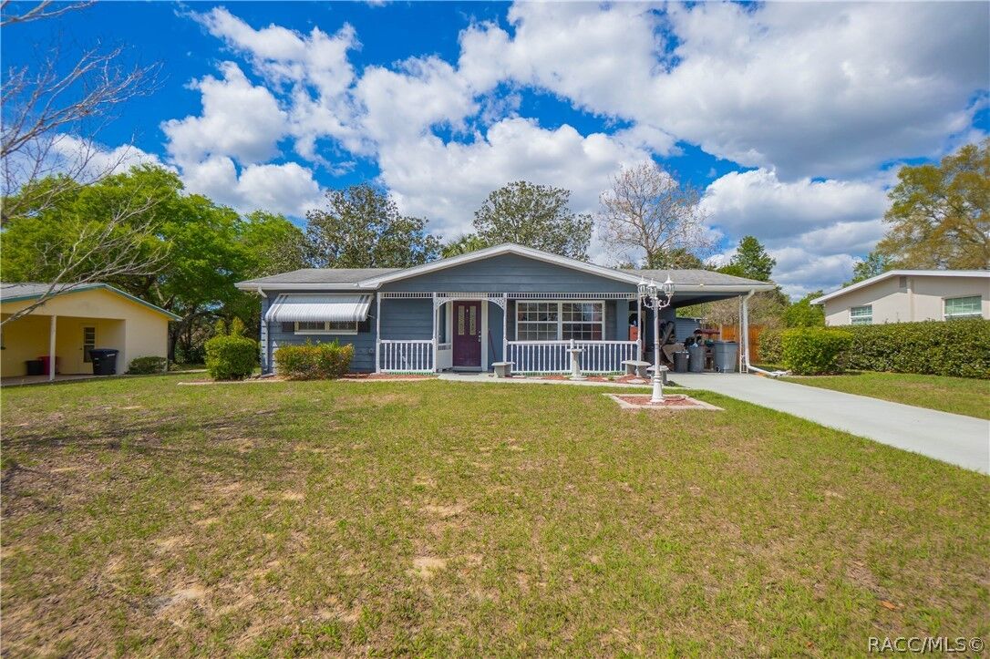 Property Photo:  8 N Monroe Street  FL 34465 