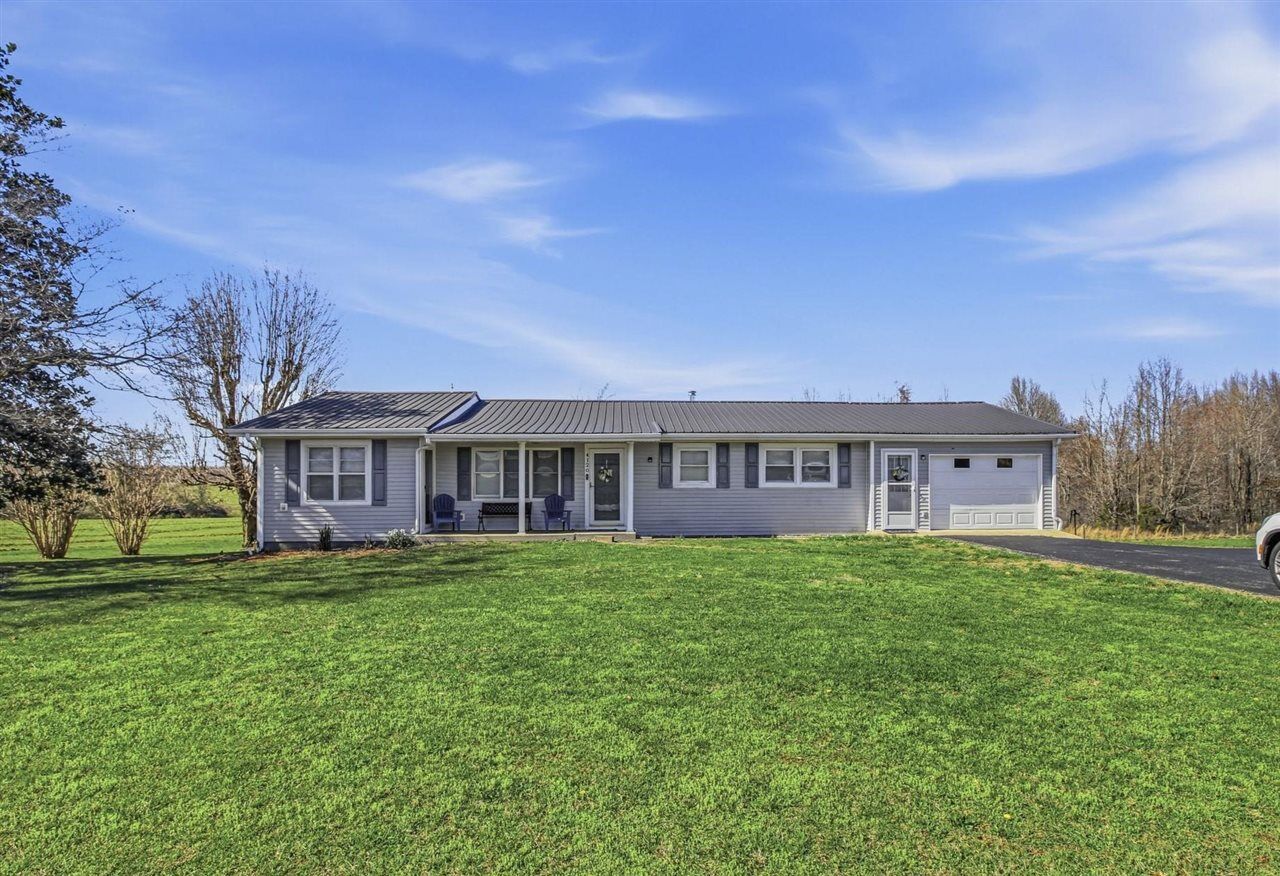 Property Photo: 4120 Hiseville Center Road KY 42749