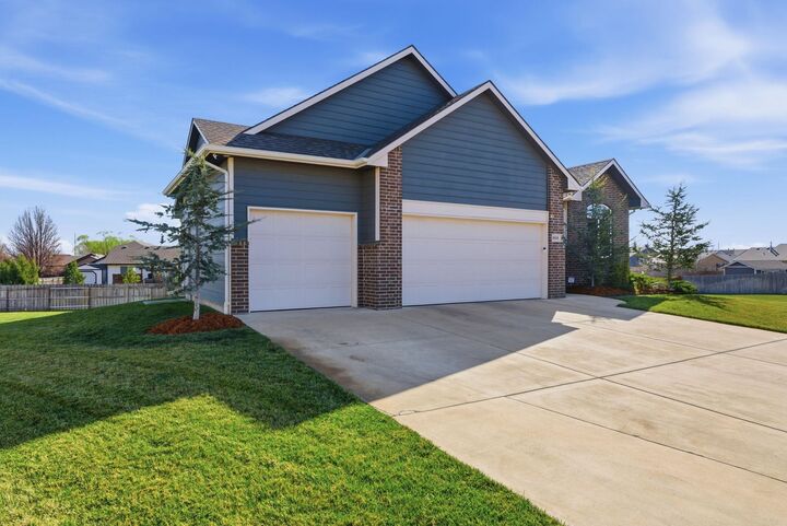 Property Photo:  1624 N Bellick Ct  KS 67235 