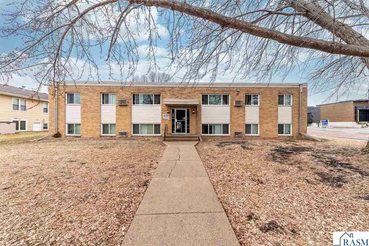 Property Photo:  428 Commodore Drive  MN 56001 