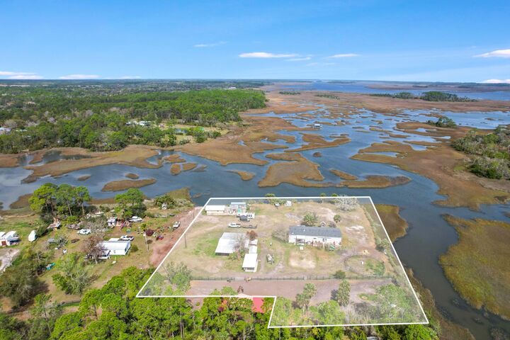 Property Photo:  490 Coopers Cove Rd  FL 32095 