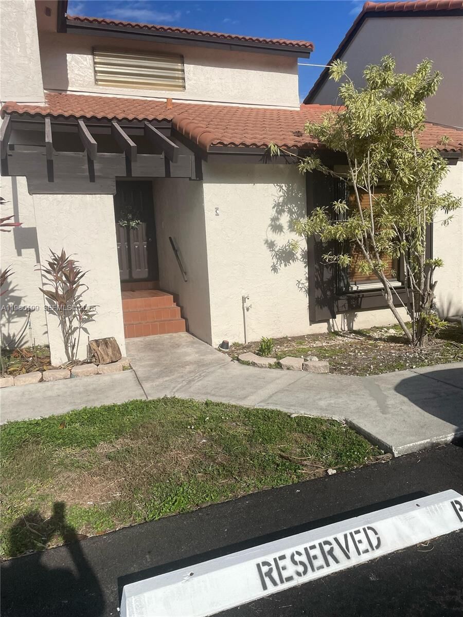 Property Photo:  15202 SW 46th Ln C-75  FL 33185 