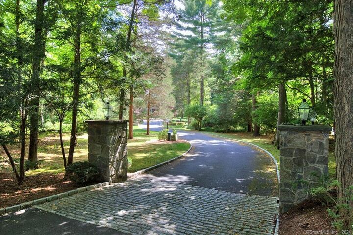 Property Photo:  62 Weston Road  CT 06880 