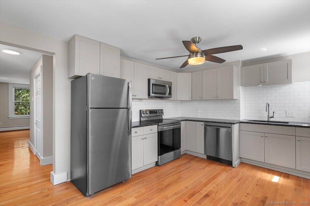 Property Photo:  502 Chapel Street 4  CT 06511 