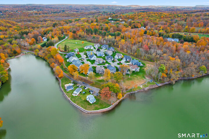 Property Photo: 20 Lakeview Estates 20 CT 06455