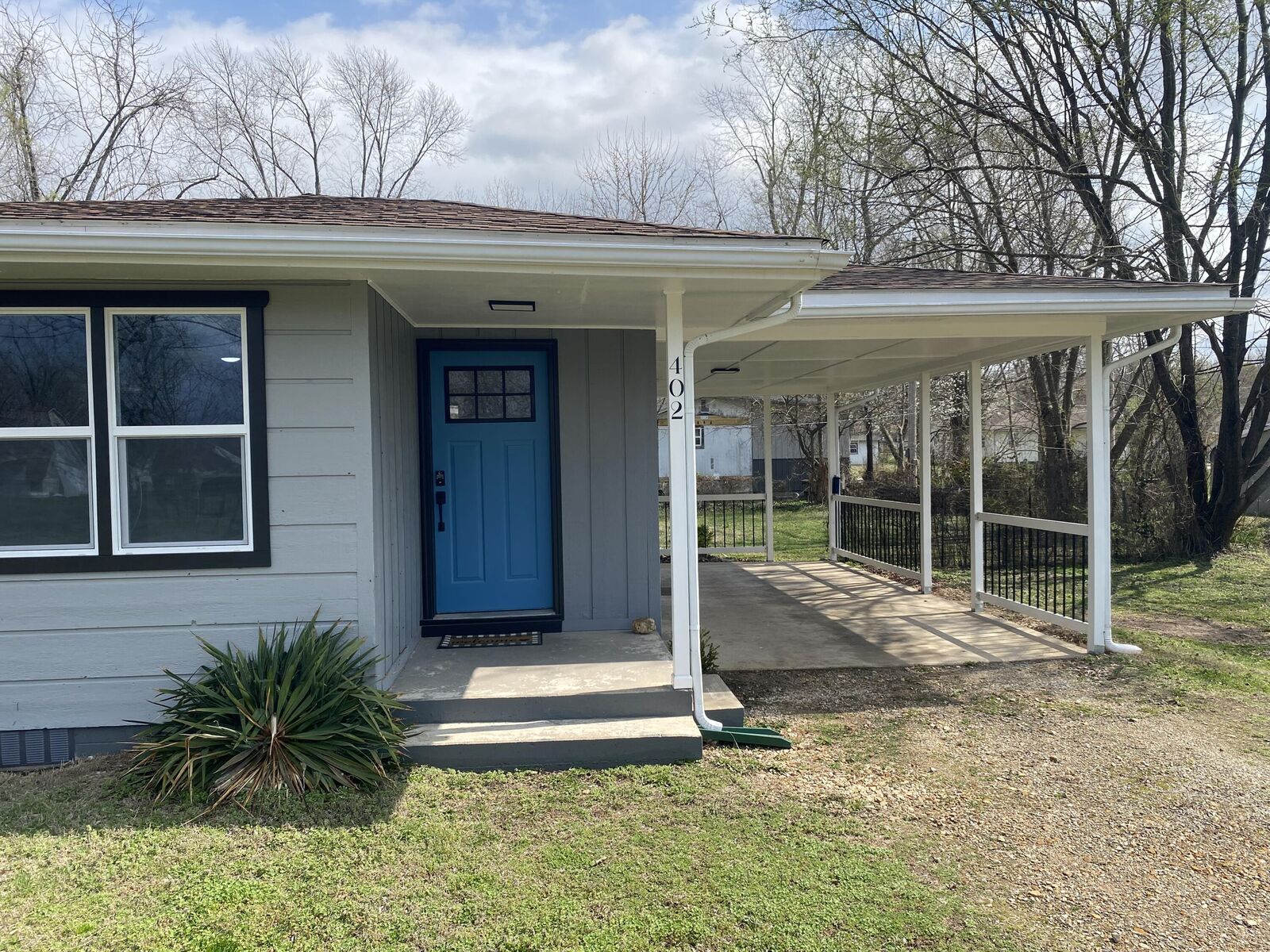 Property Photo:  402 Ward Street  MO 65608 