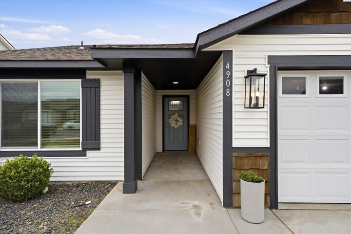 Property Photo:  4908 Antioch Dr  WA 99301 