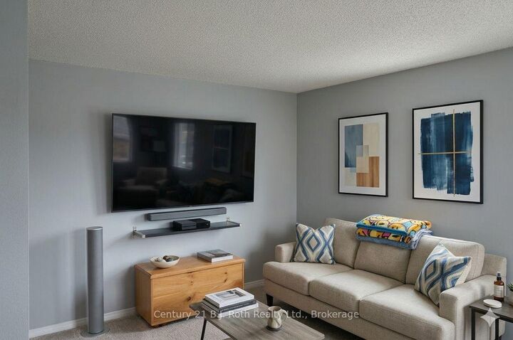 Property Photo:  219 Oxford Street 2  ON L3V 1H6 