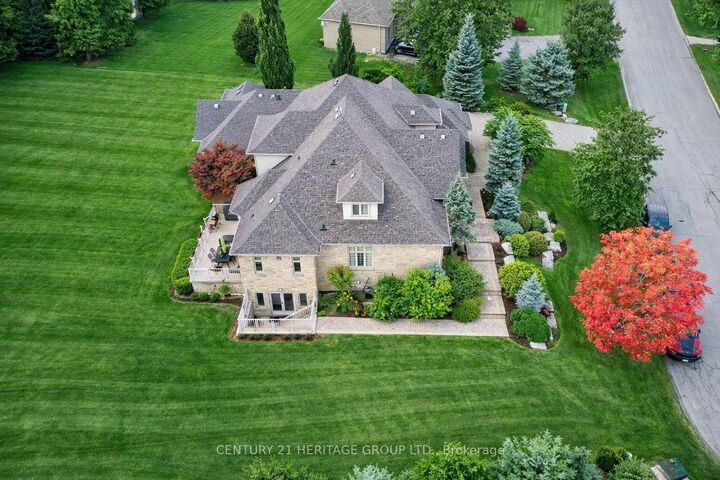 Photo de la propriété: 12 Prince Adam Court ON L7B 1M1