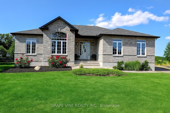 138 Ashton Creek Crescent — photo 1