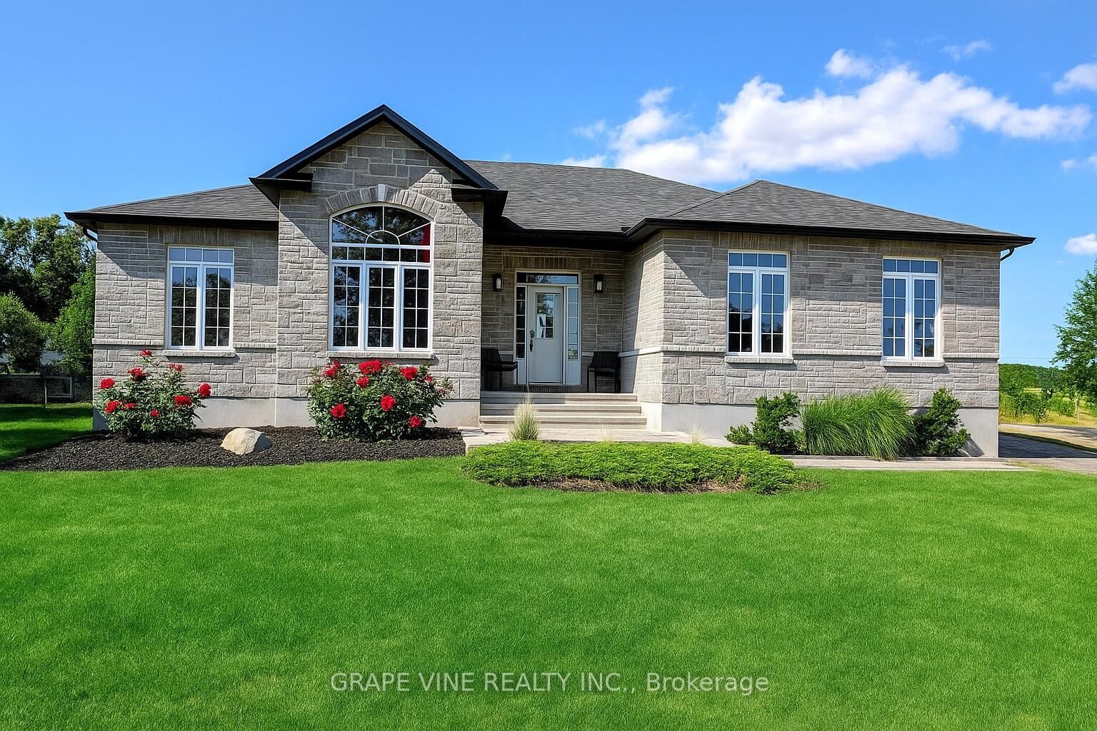 Property Photo: 138 Ashton Creek Crescent ON K0A 1B0