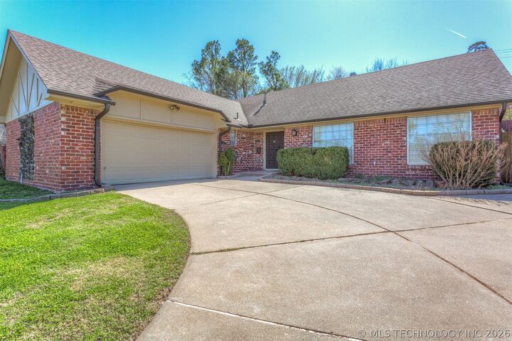 Property Photo:  7634 E 58th Place  OK 74145 