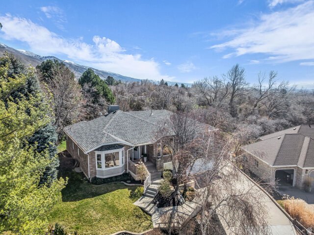 Property Photo:  882 E Windsor Ln N  UT 84037 