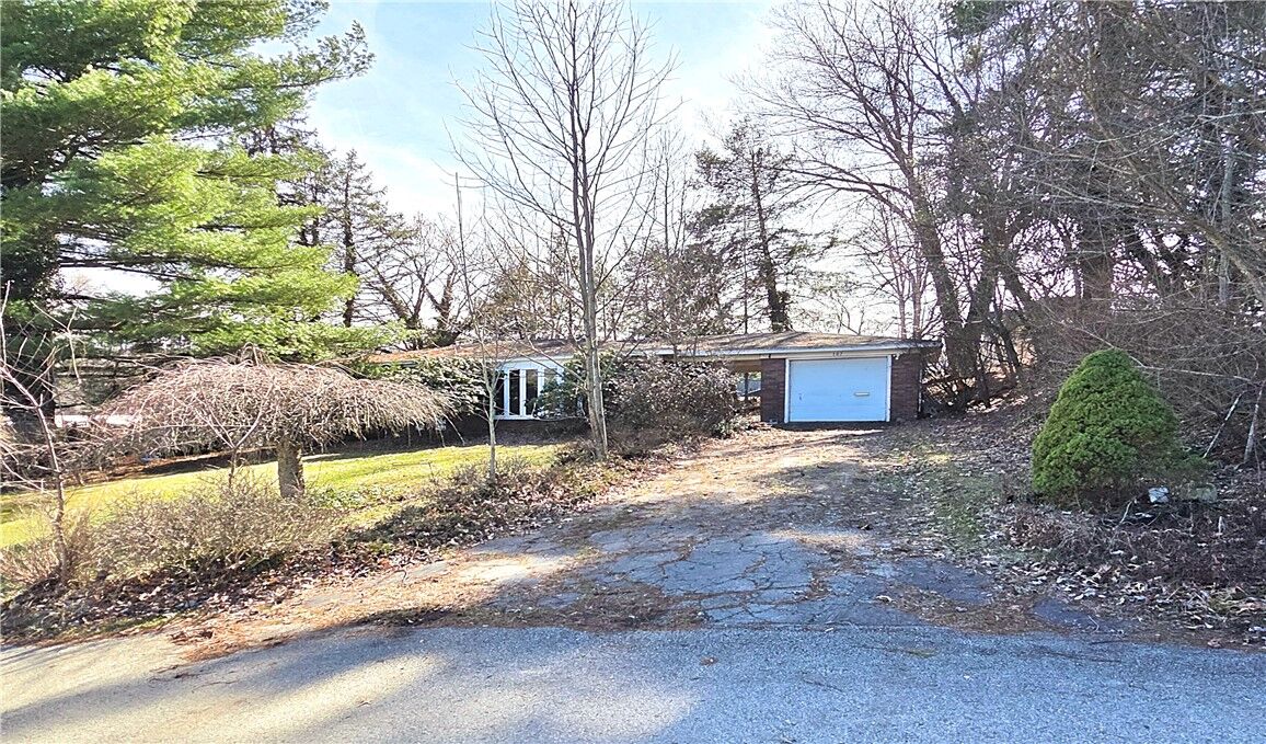 Property Photo:  107 Winfield Ave  PA 15314 