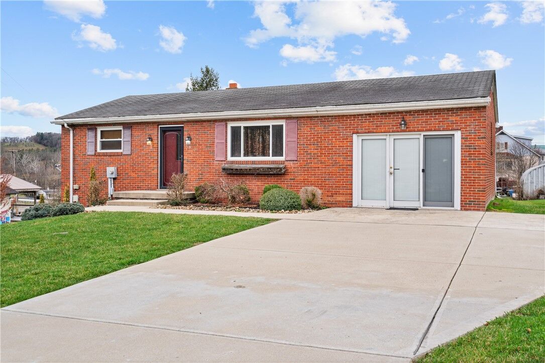 Property Photo:  5 Harris St  PA 15053 