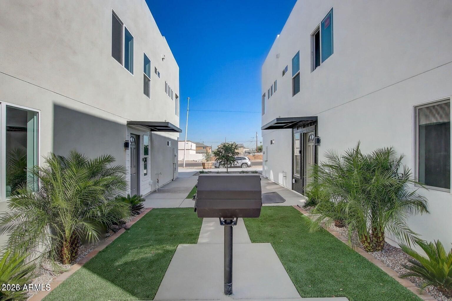 Property Photo: 2509 E Broadway Road AZ 85040