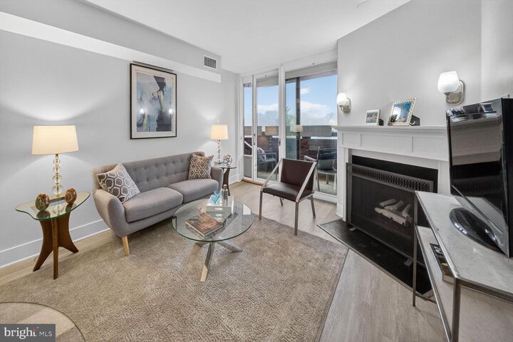 Property Photo:  4444 Connecticut Avenue NW 703  DC 20008 