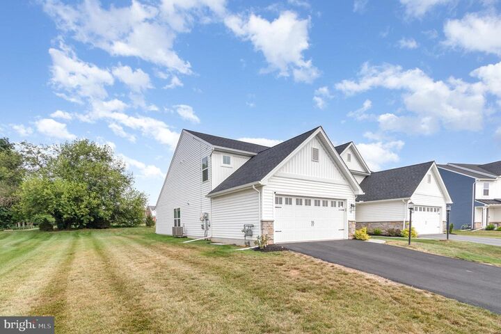 Property Photo:  13 Shillington Lane Lane  PA 17013 