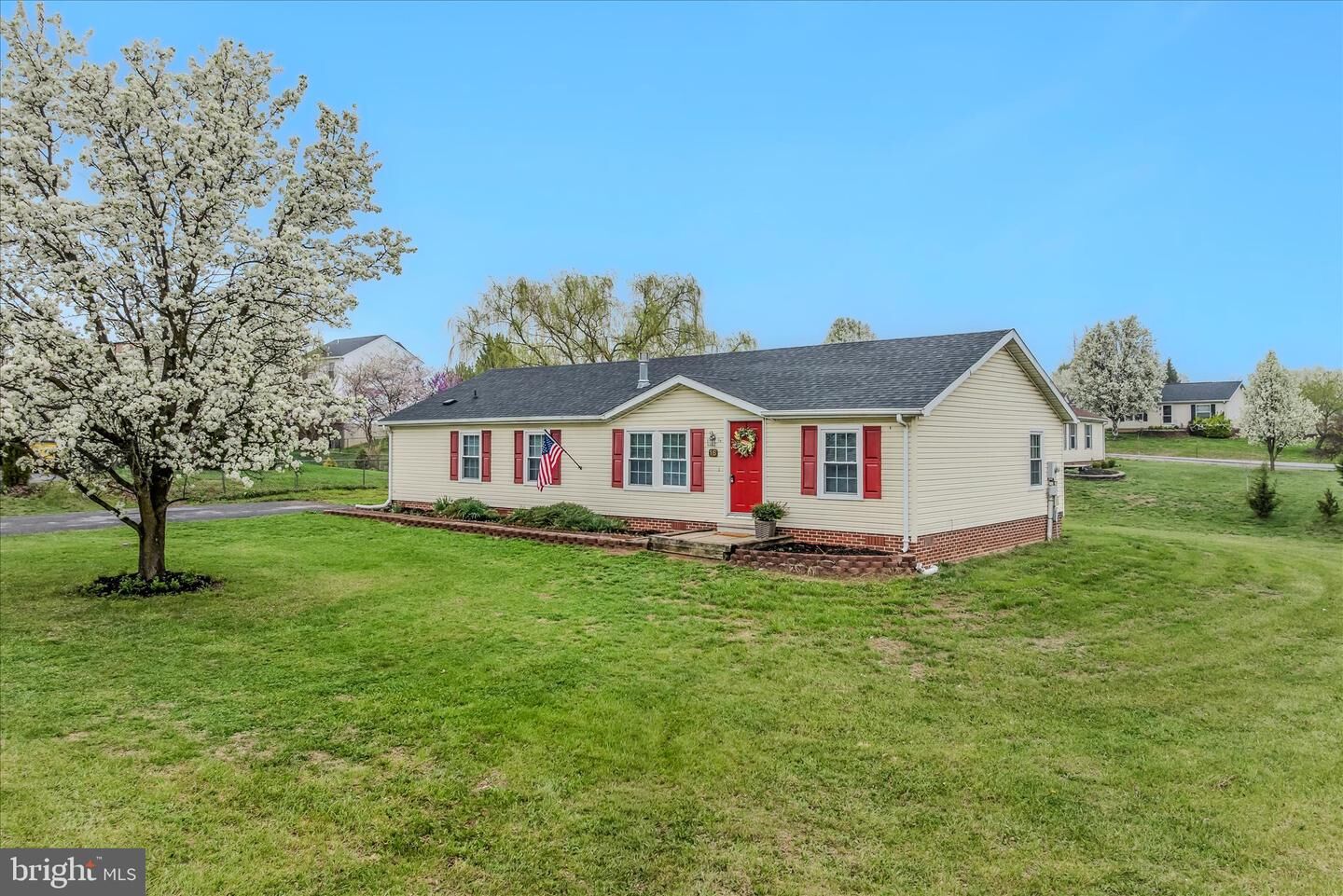 Property Photo: 16 Longbranch Drive WV 25405