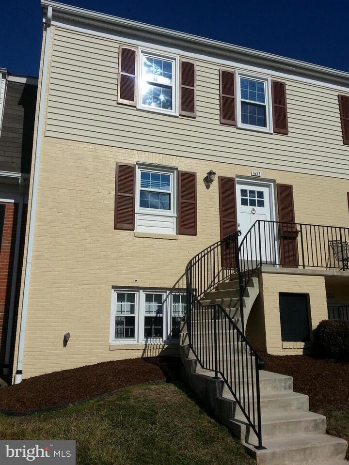 Property Photo: 165 Leeds Court B W VA 20186