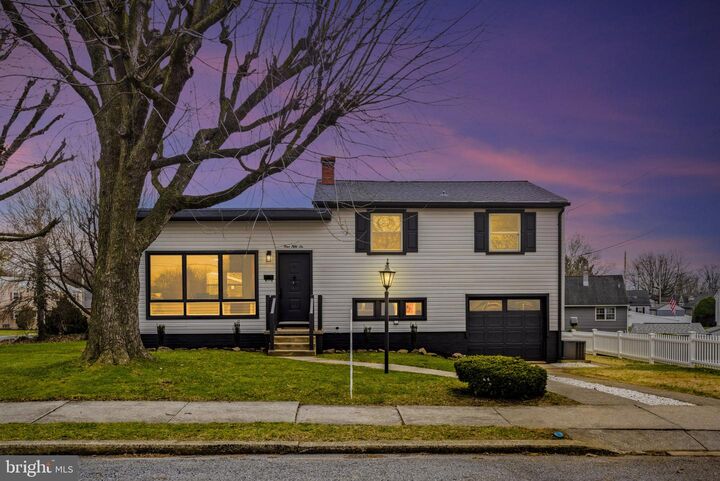 Property Photo:  456 E Elm Street  PA 17042 