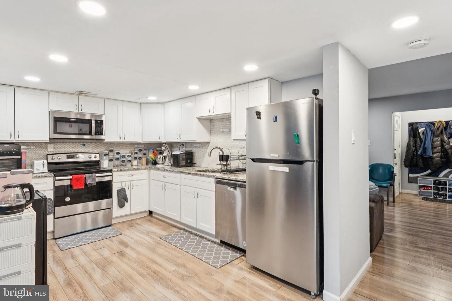 Property Photo:  22 Milstone Court  NJ 08081 