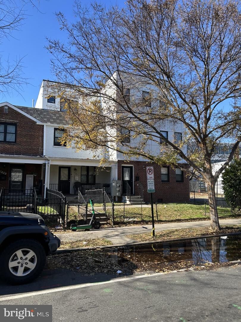 Property Photo:  438 19th Street NE  DC 20002 
