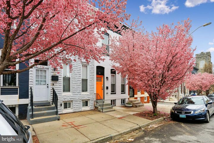 Property Photo:  1420 E Lanvale Street  MD 21213 