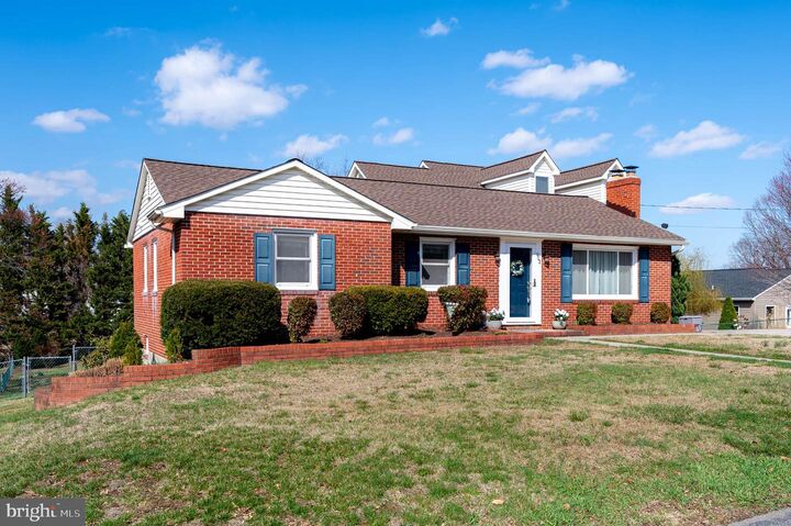 Property Photo:  902 Hillcrest Road  MD 21076 