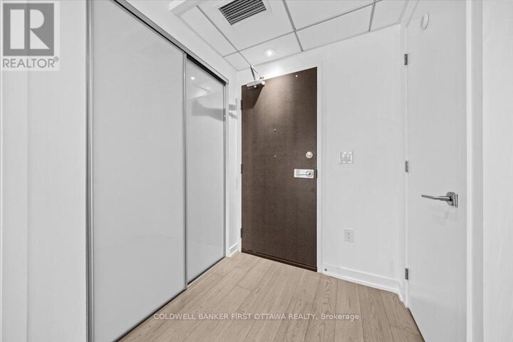 Property Photo:  906-199 Slater Street  ON K1P 0C8 
