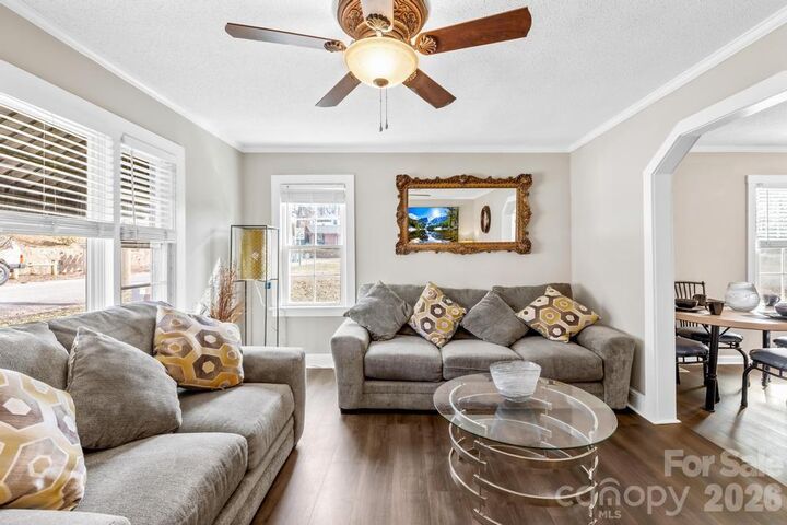 Property Photo:  430 Arlington Circle NW  NC 28645 