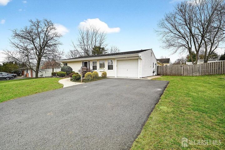 Property Photo:  32 Kingsley Road  NJ 08824 