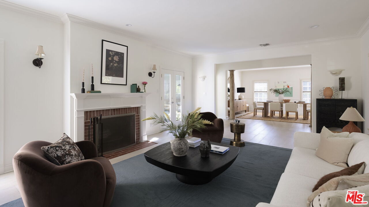 Property Photo:  632 S Arden Blvd  CA 90005 