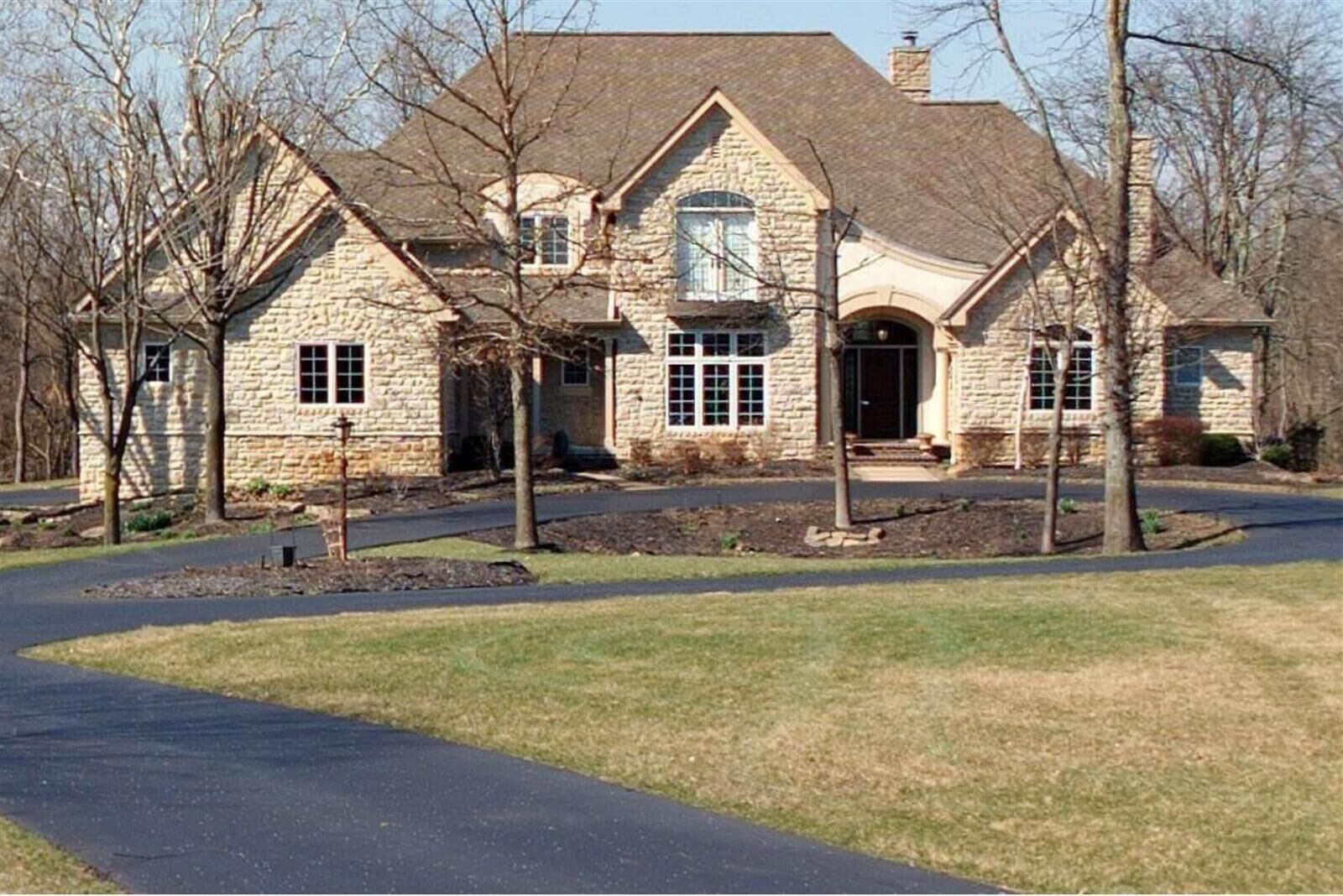 Property Photo:  7660 Pond Close Road  OH 43004 