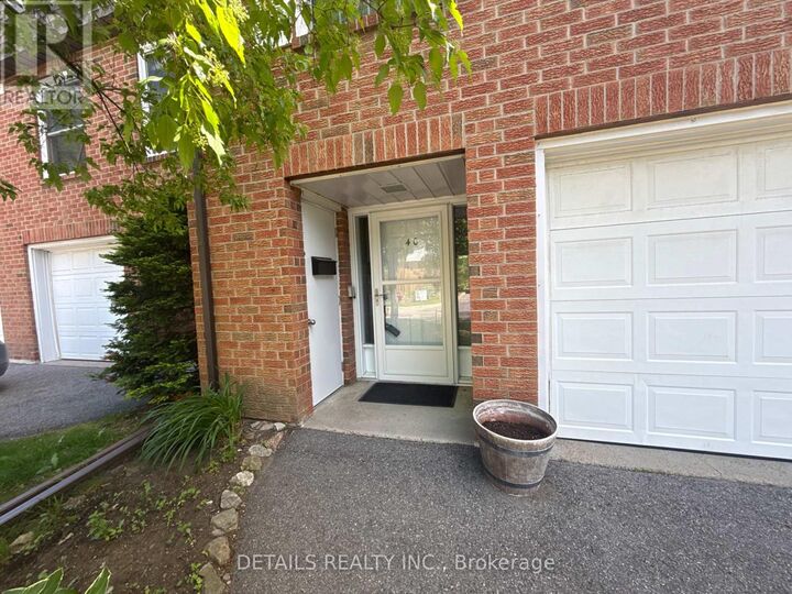 Property Photo: 40 Appleby Private ON K2C 3P4