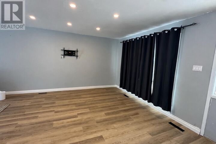 Photo de la propriété:  20 Poplar Ave  ON P0V 1T0 