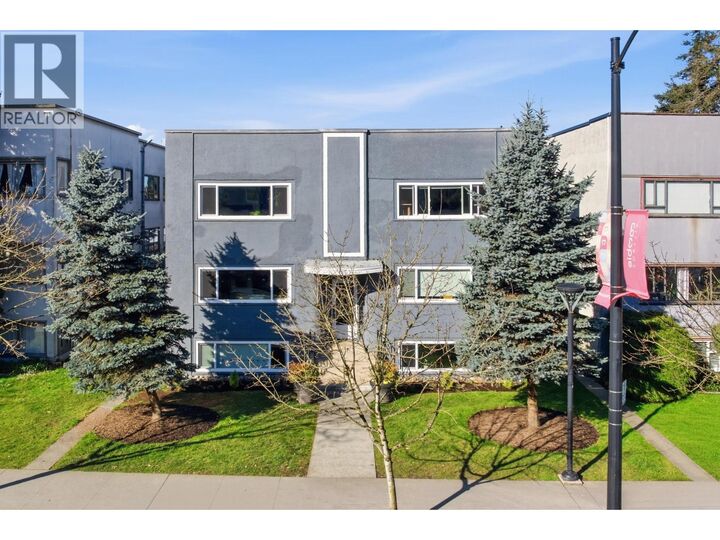 Photo de la propriété:  3755 Cambie Street  BC V5Z 2X4 