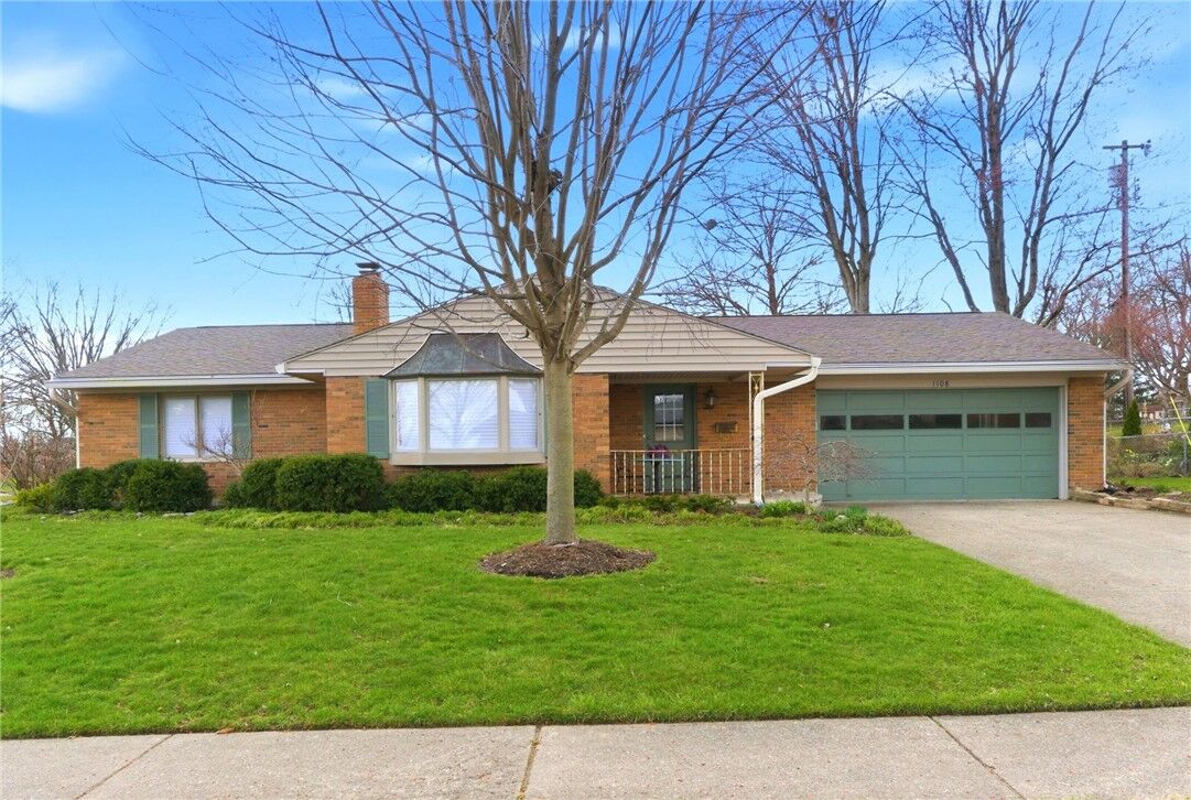Property Photo:  1108 Chateau Drive  OH 45429 