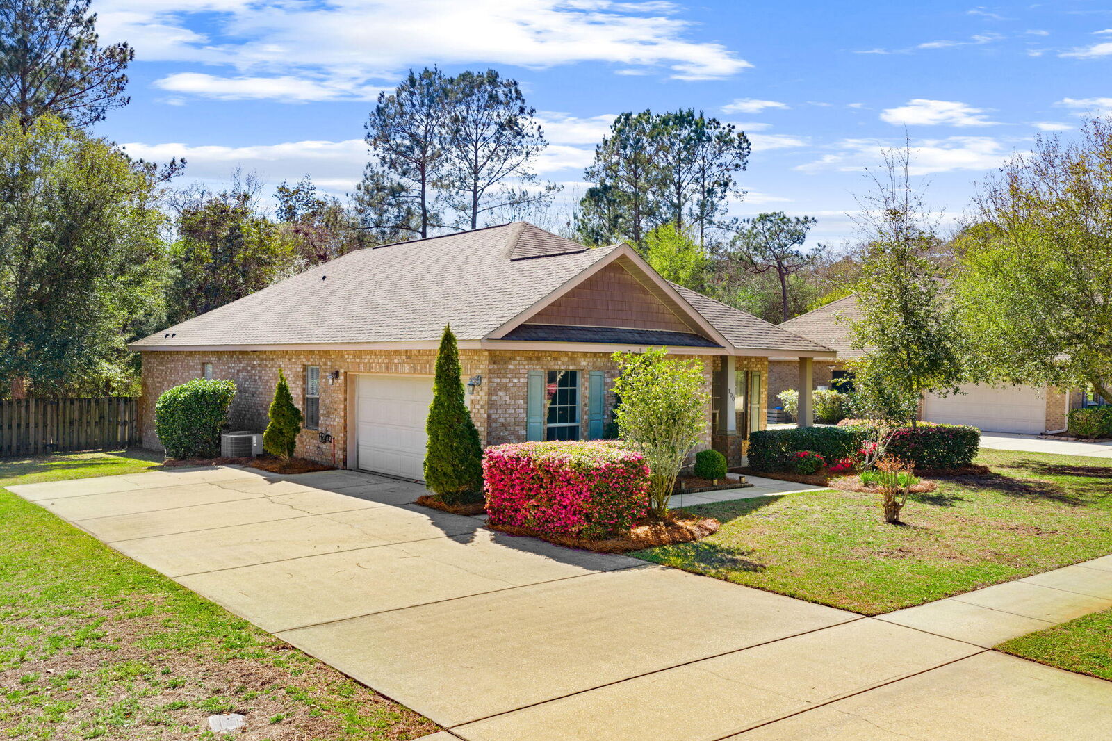 Property Photo:  100 Camellia Court  FL 32439 