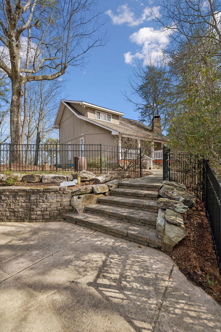 Property Photo: 1558 Powder Springs Circle GA 30725