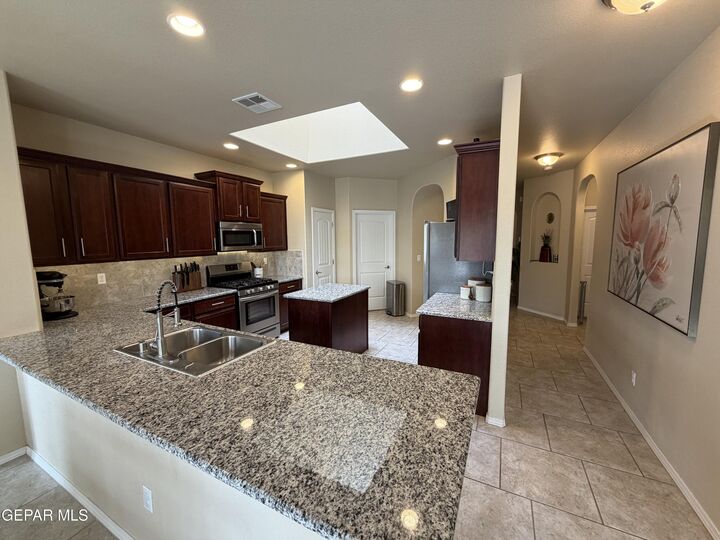 Property Photo: 3821 Loma Cristobal TX 79938