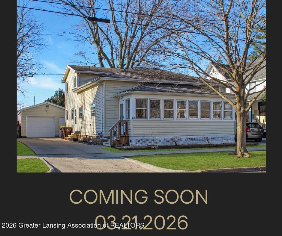 Property Photo:  107 W Steel Street  MI 48879 