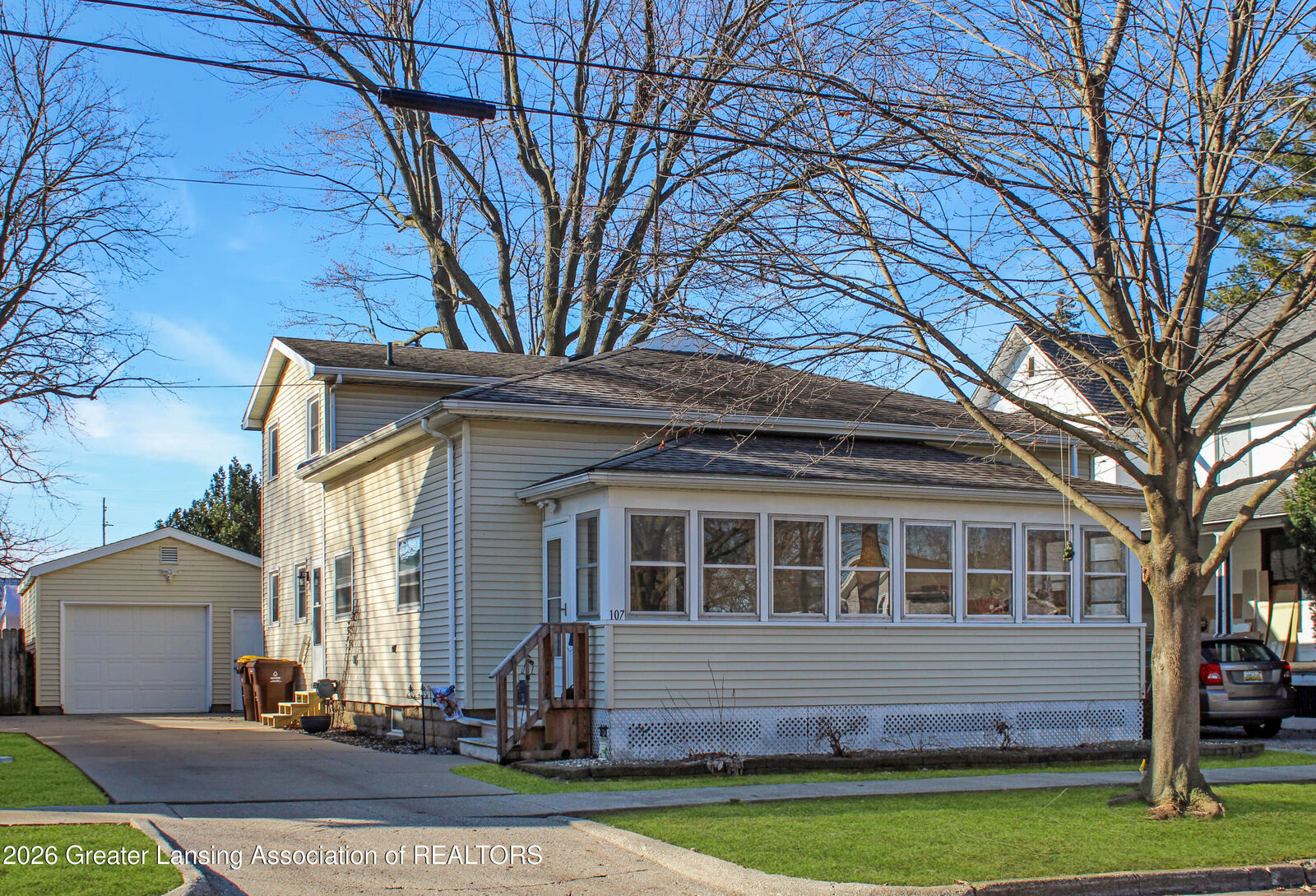 Property Photo:  107 W Steel Street  MI 48879 